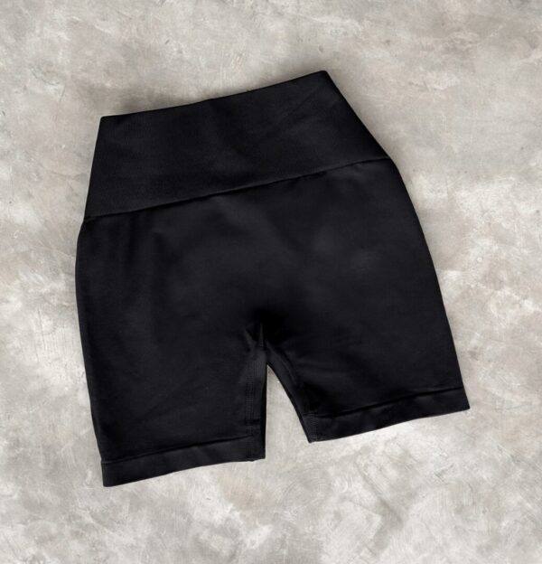 Short Essence - Image 2